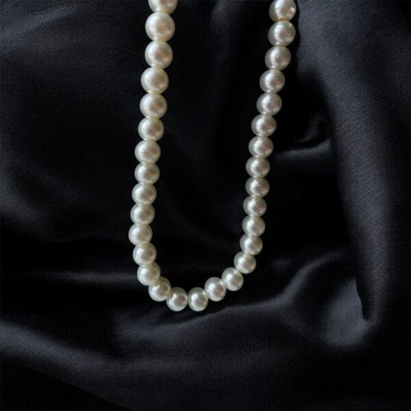 pearl necklace