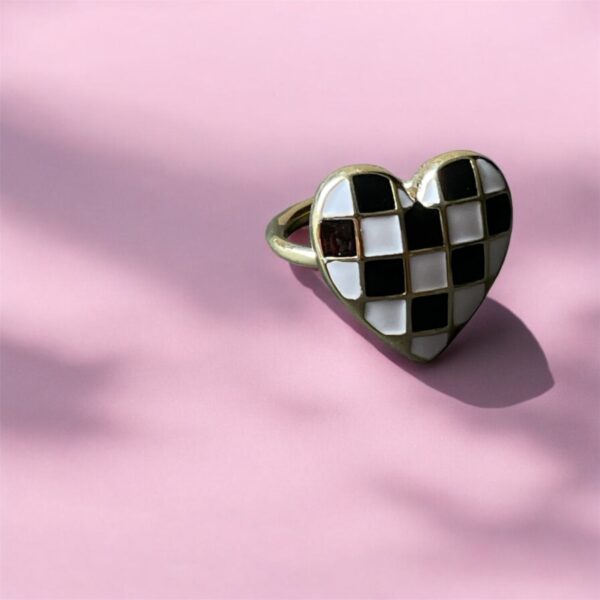 heart check ring